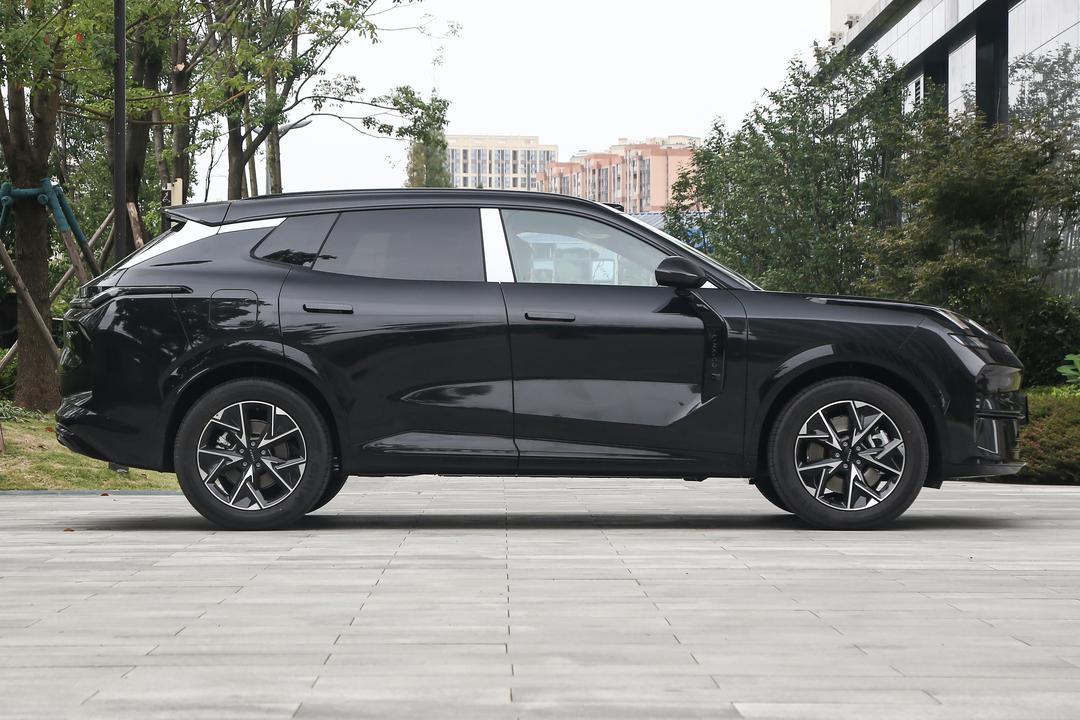 Lynk & Co 08 EM-P 2026, фото 8