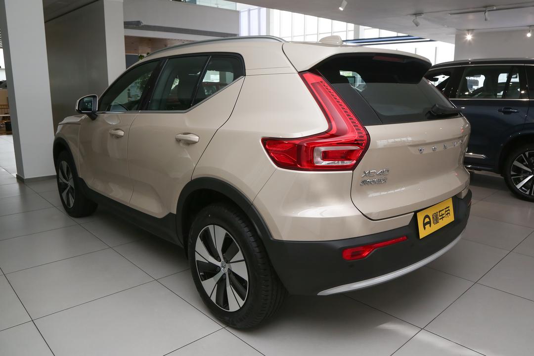 Volvo XC40 2026, фото 4