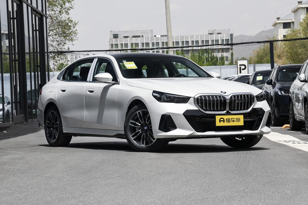 BMW 5 Series 2026, фото 3