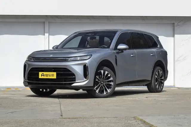 Baojun Huajing S 2026 — купить из Китая под заказ