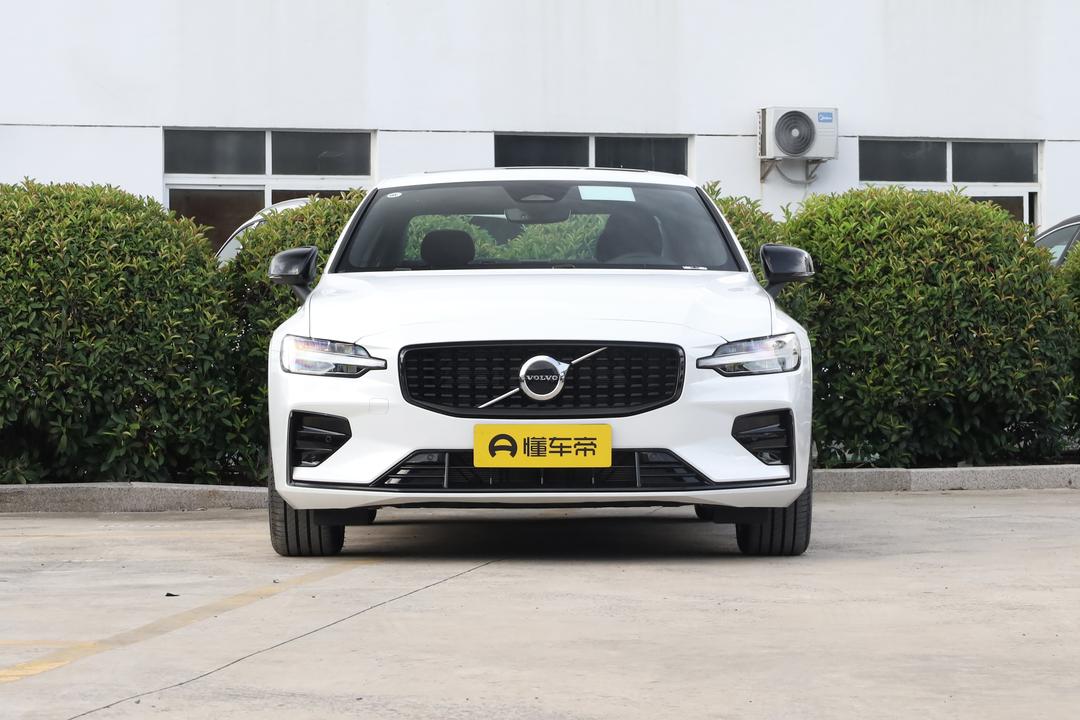 Volvo S60 2026, фото 2