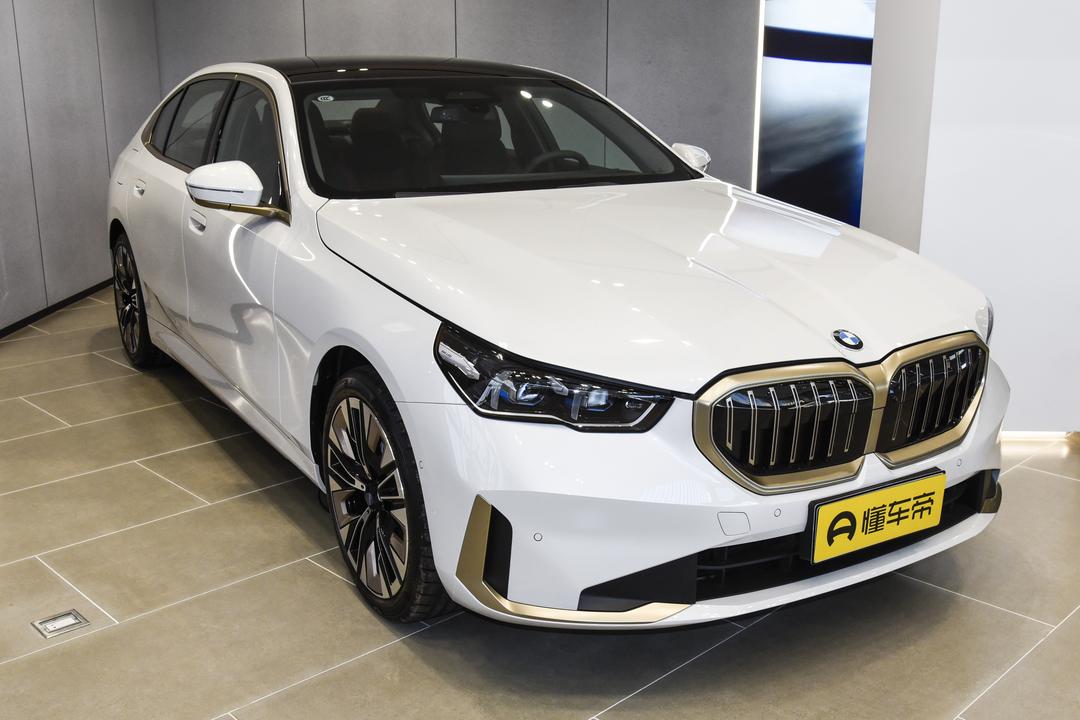 BMW 5 Series 2026, фото 3