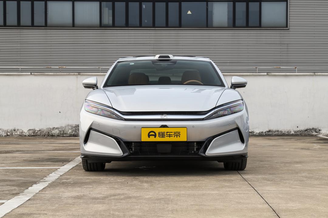BYD Han L DM 2026, фото 2