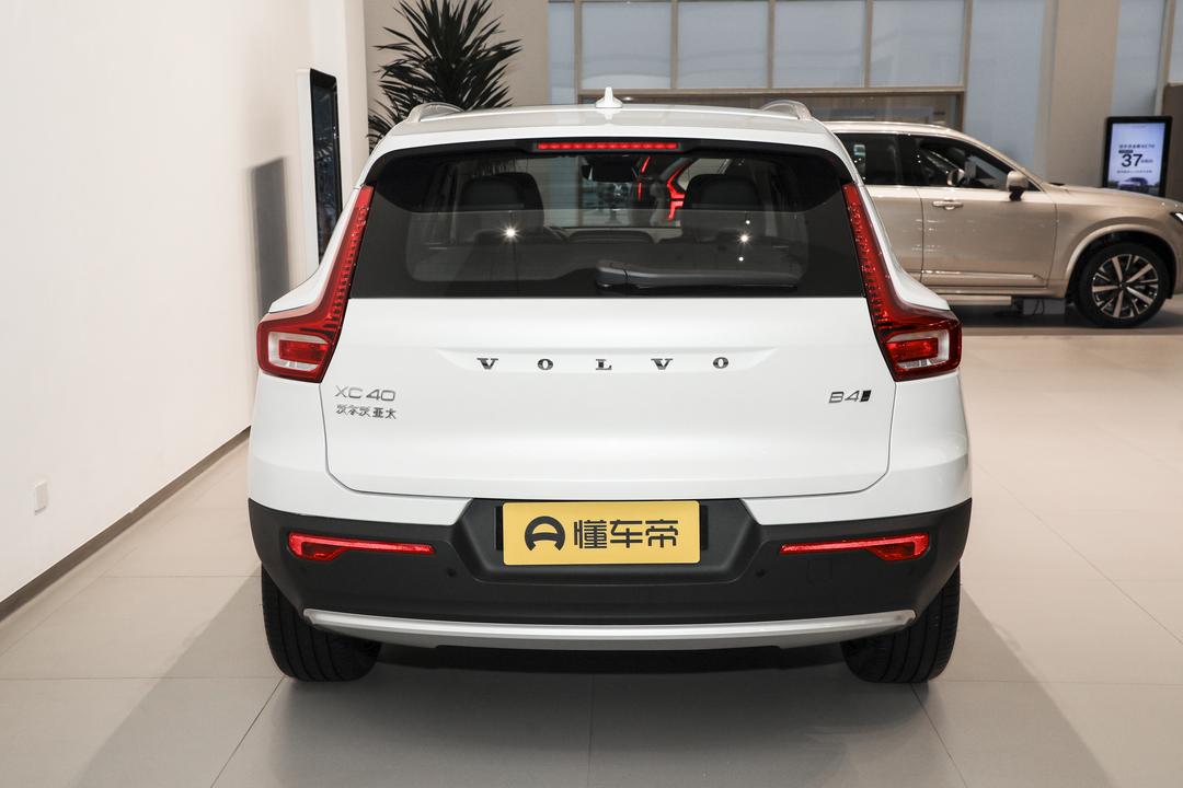 Volvo XC40 2026, фото 5