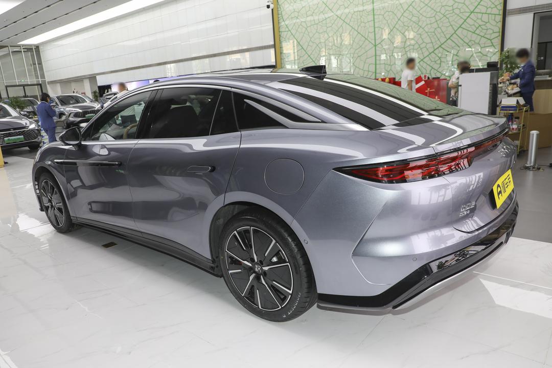 BYD Han L DM 2026, фото 4