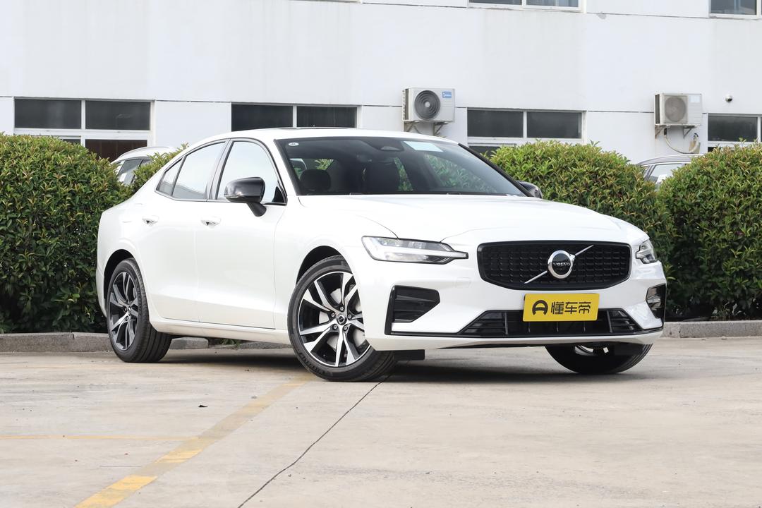 Volvo S60 2026, фото 3