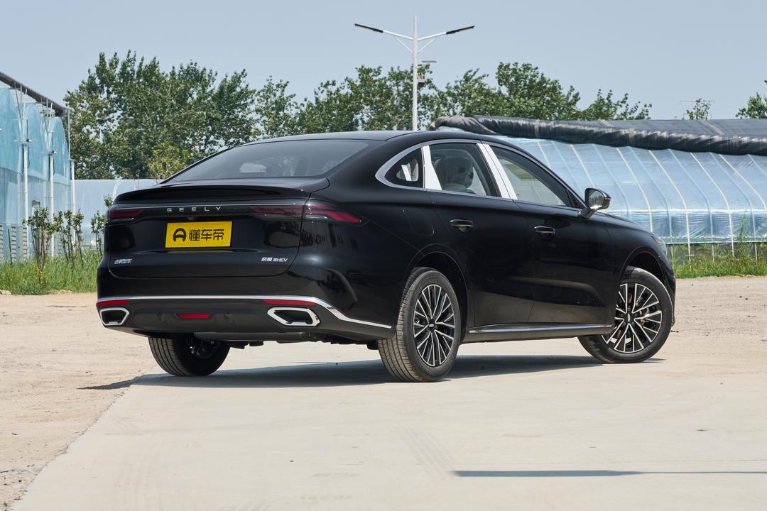 Geely Emgrand 2026, фото 7