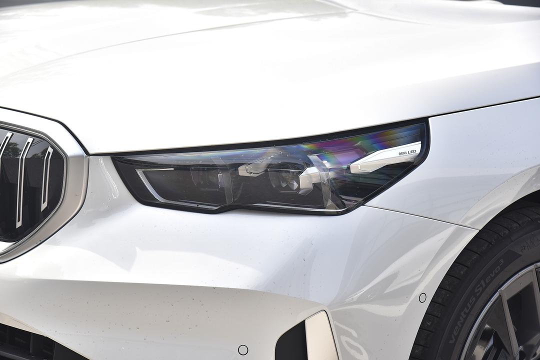 BMW 5 Series 2026, фото 13