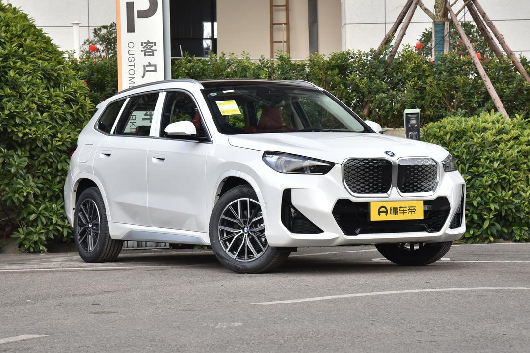 BMW iX1 2026, фото 3