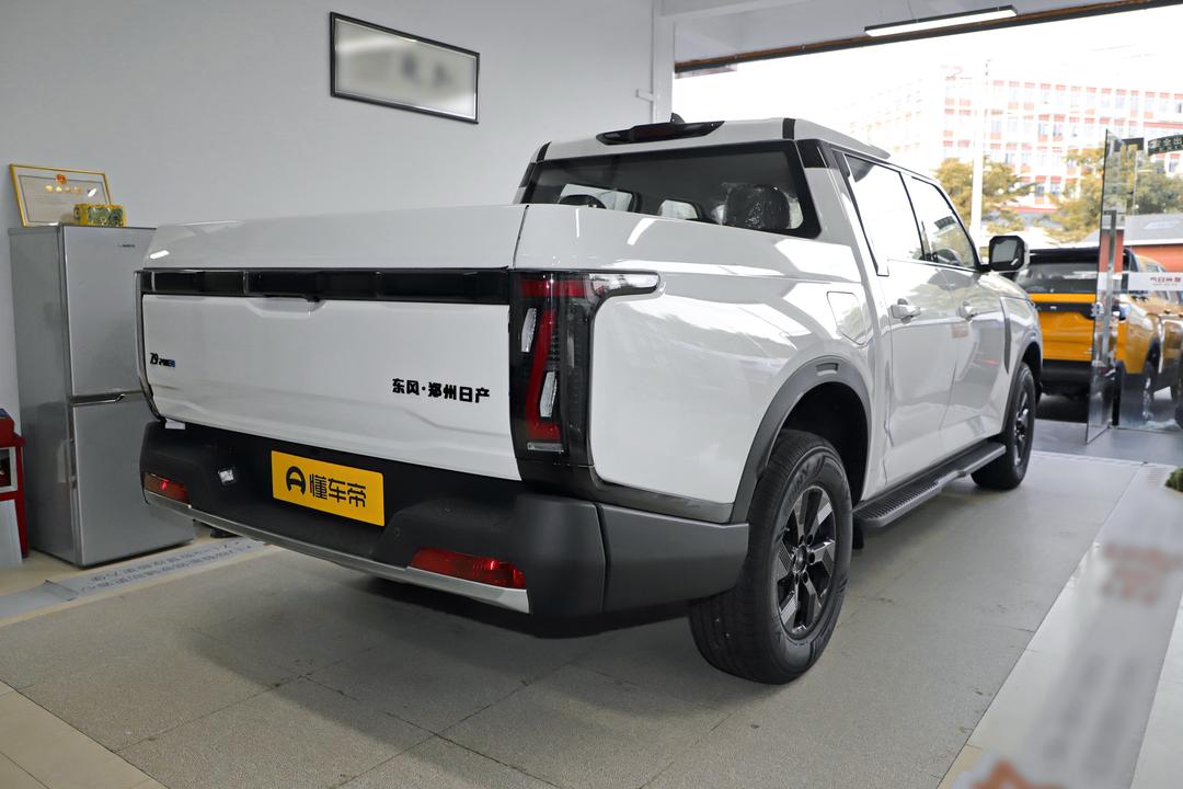Dongfeng Zhengzhou Z9 GE PHEV 2026, фото 6