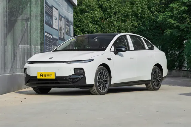 Leapmotor B01 2026 — купить из Китая под заказ