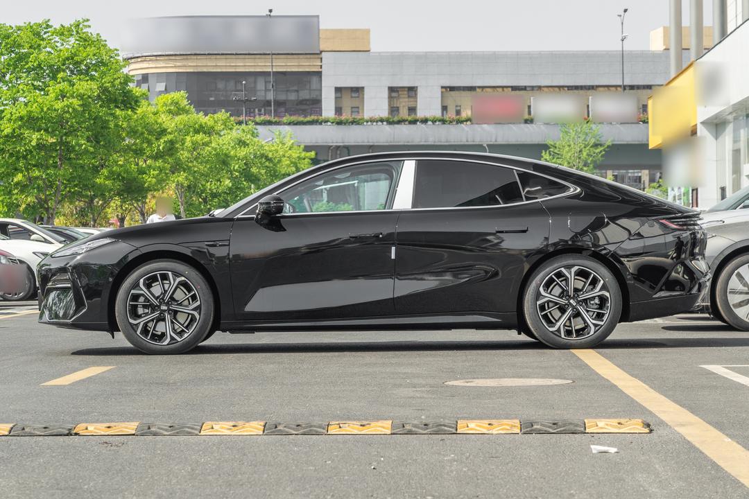 Geely Galaxy E8 2026, фото 4