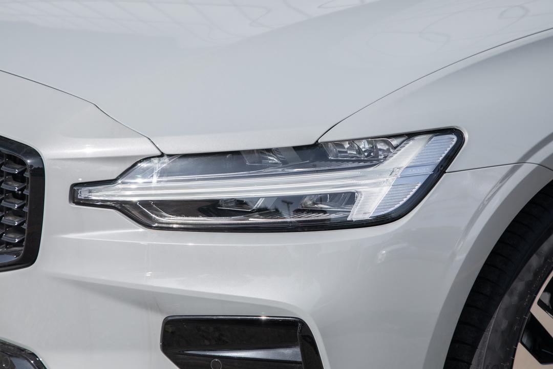 Volvo V60 2026, фото 13
