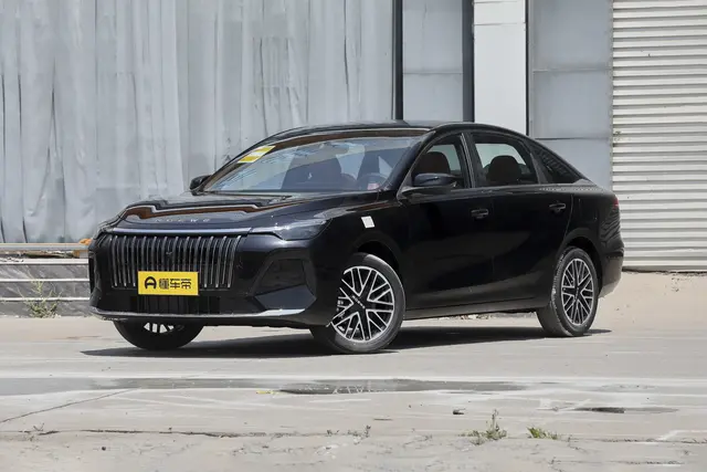Roewe i6 2026 — купить из Китая под заказ