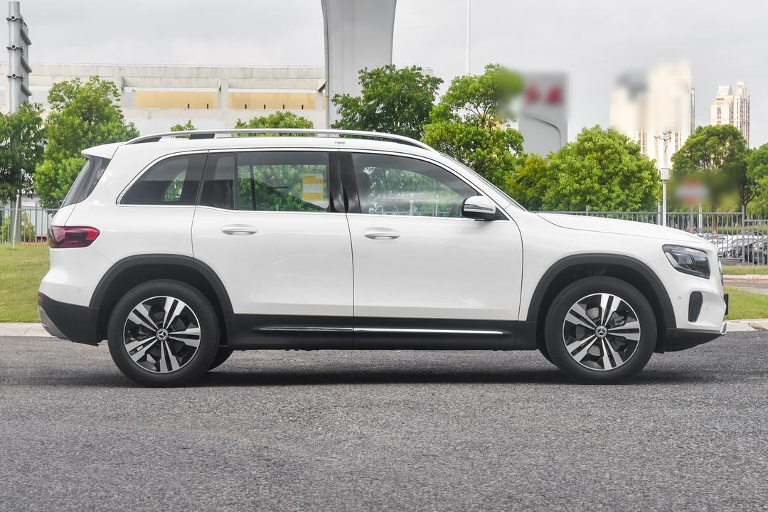 Mercedes-Benz GLB 2026, фото 8