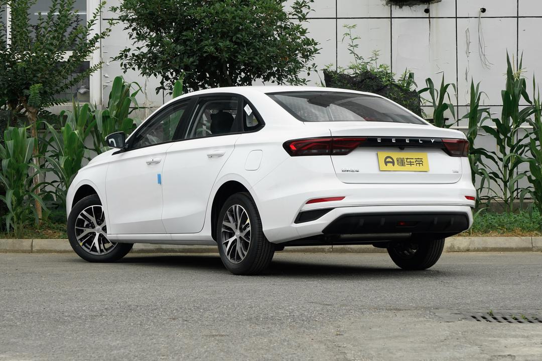 Geely Emgrand 2026, фото 5