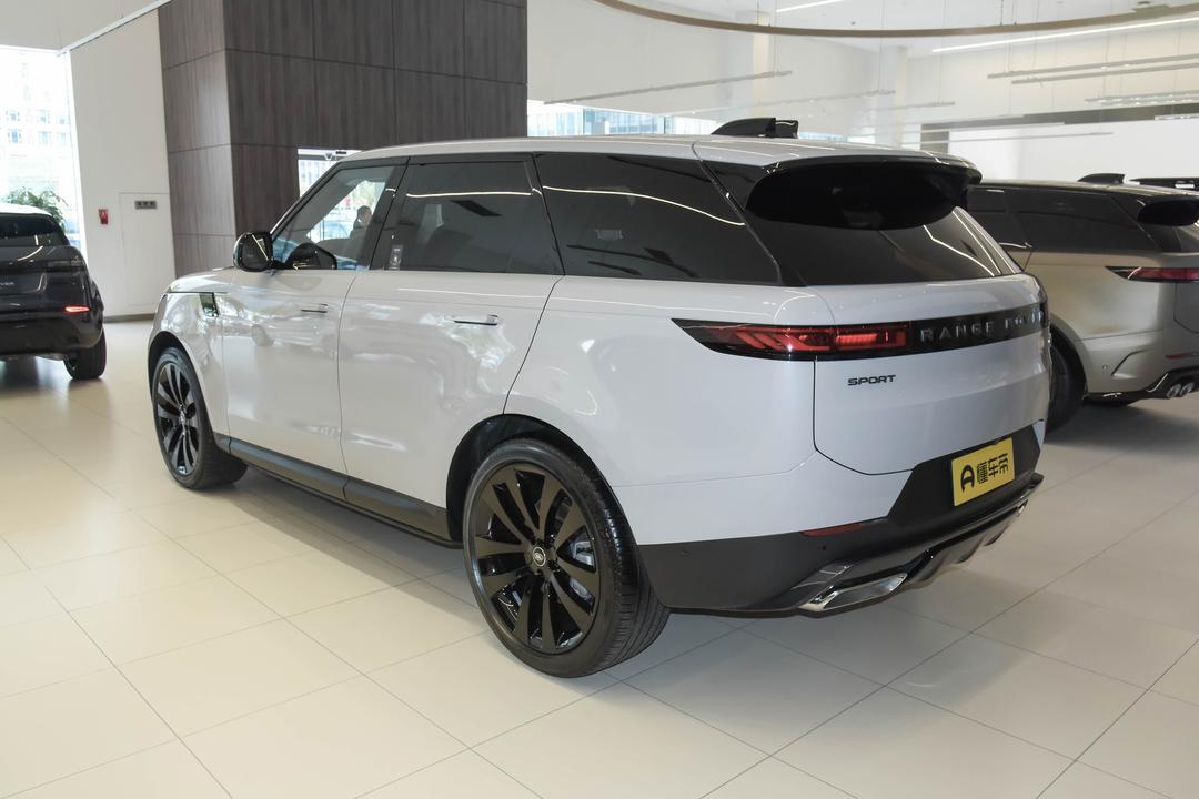 Land Rover Range Rover Sport 2026, фото 5