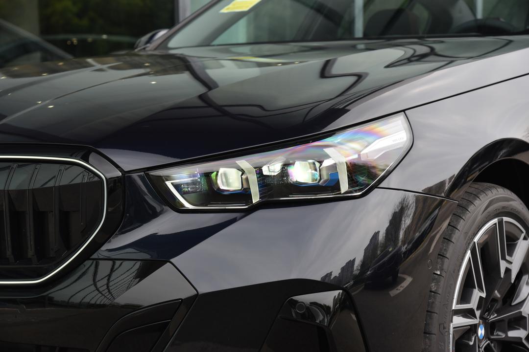 BMW 5 Series 2026, фото 14