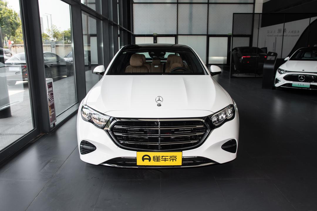 Mercedes-Benz E-Class 2026, фото 2
