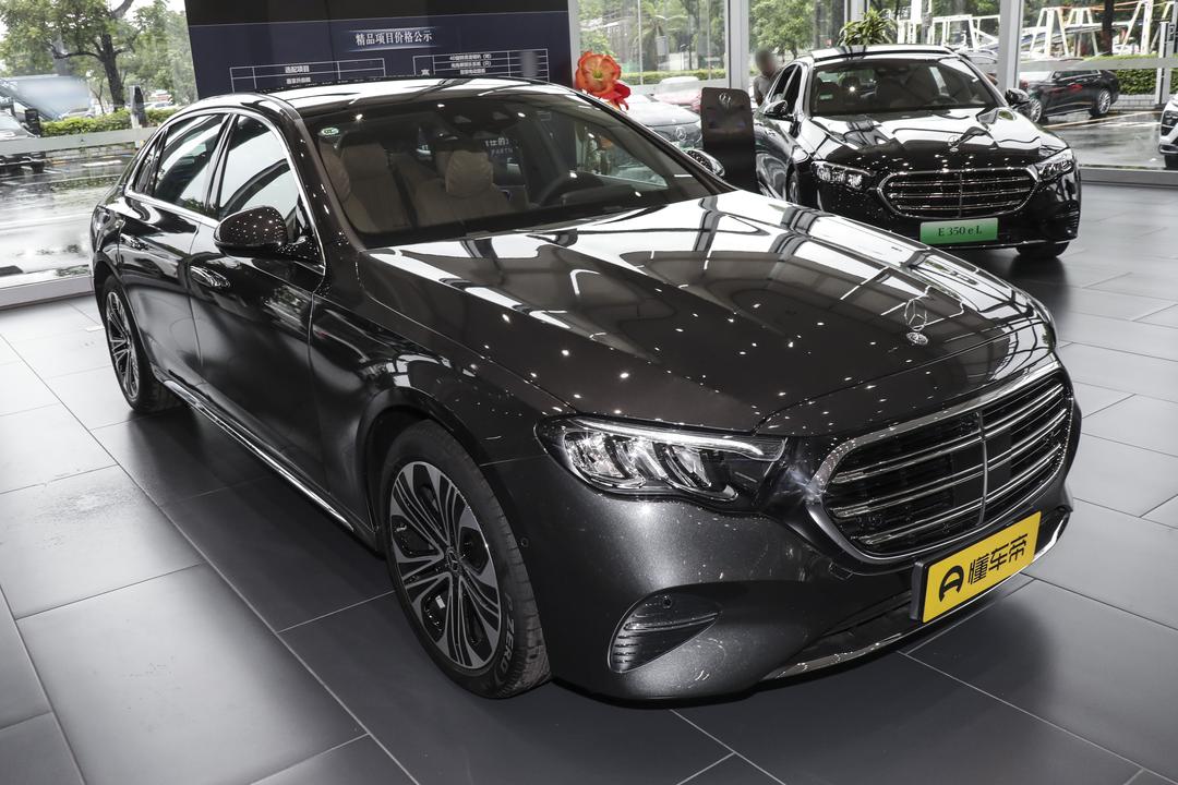 Mercedes-Benz E-Class 2026, фото 3