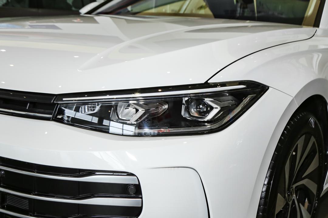 Volkswagen Passat 2026, фото 13
