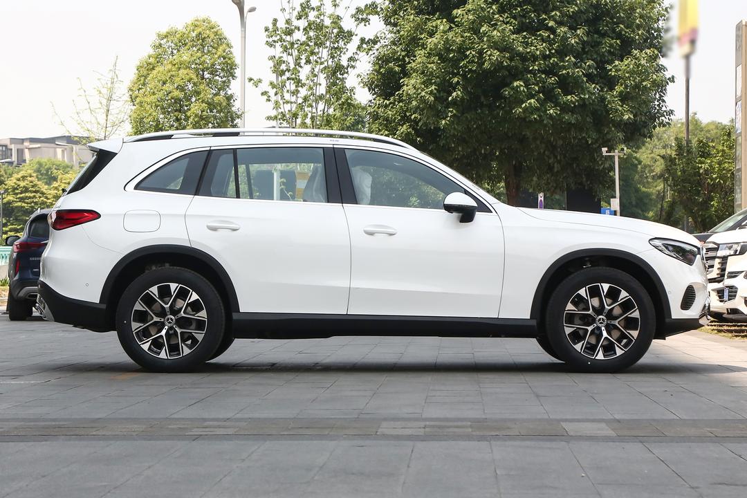 Mercedes-Benz GLC-Class 2026, фото 8
