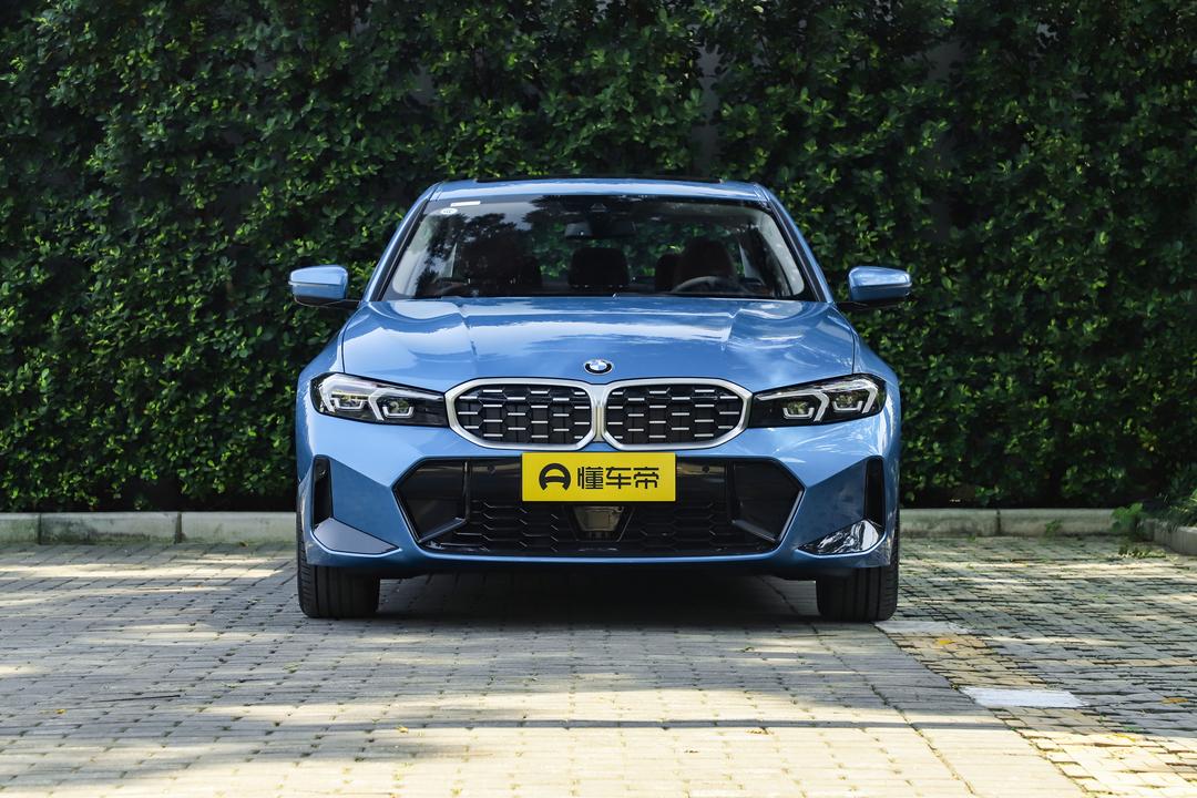 BMW 3 Series 2026, фото 2