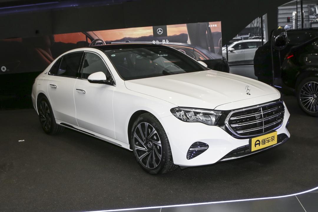 Mercedes-Benz E-Class 2026, фото 3