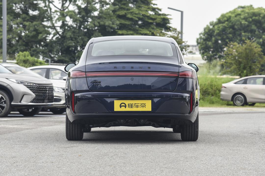 Roewe M7 DMH 2026, фото 6