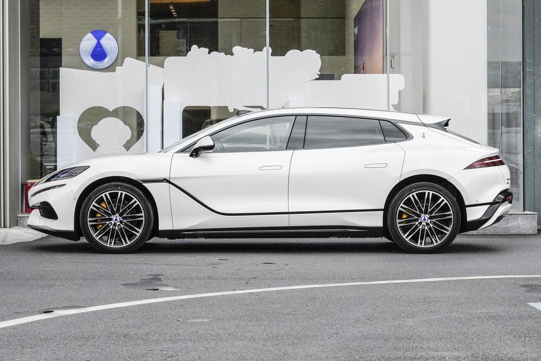 Denza Z9GT EV 2026, фото 4