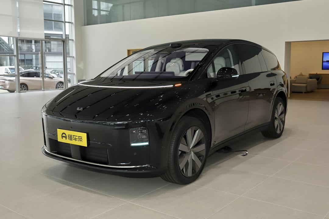 Li Auto i8
