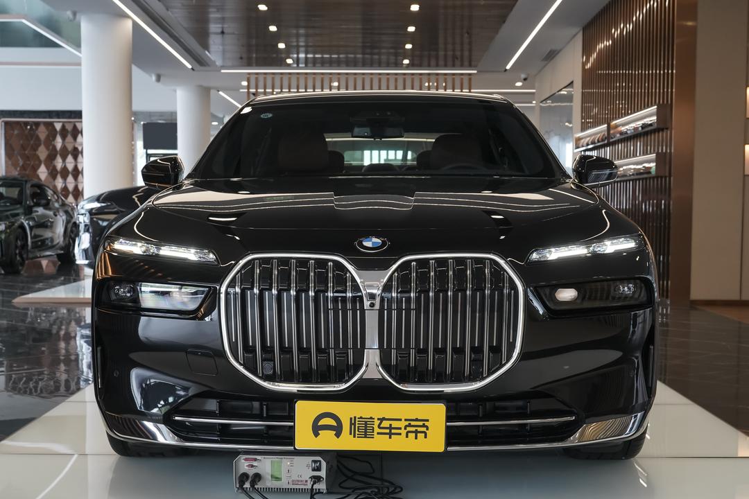 BMW 7-Series 2026, фото 12