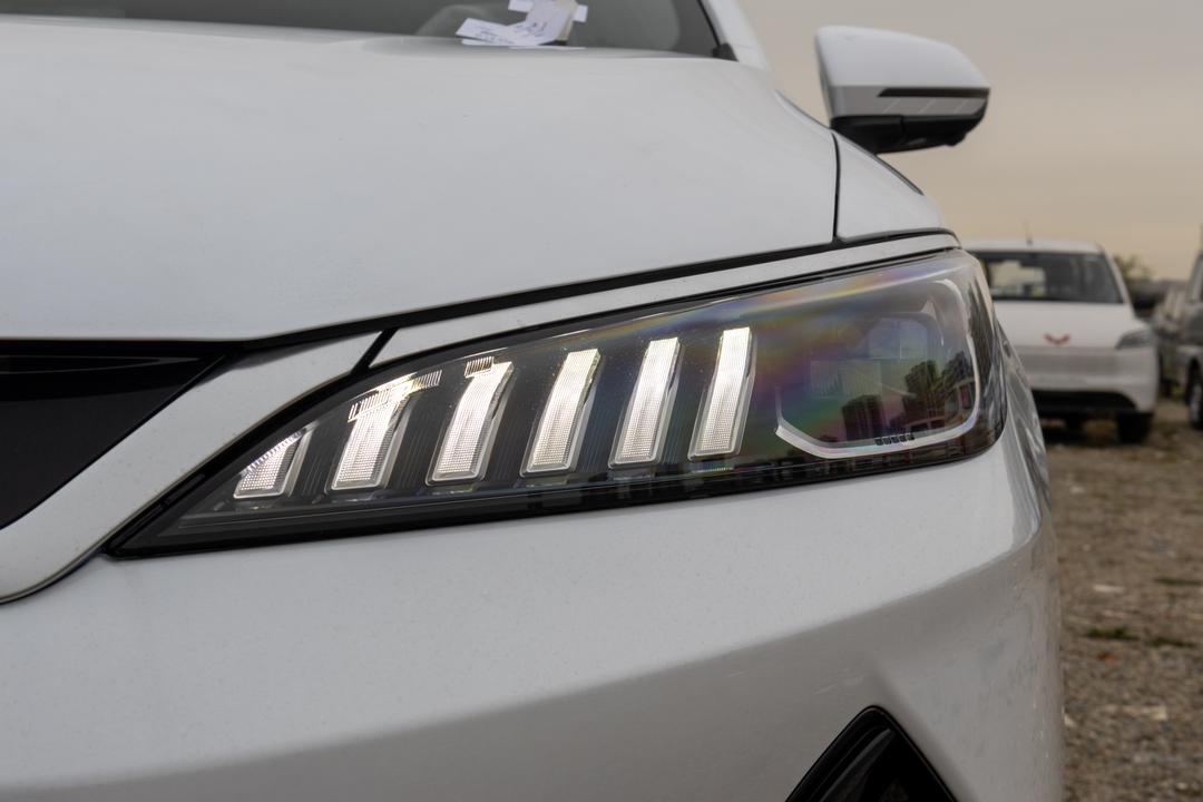 BYD Qin PLUS EV 2026, фото 12