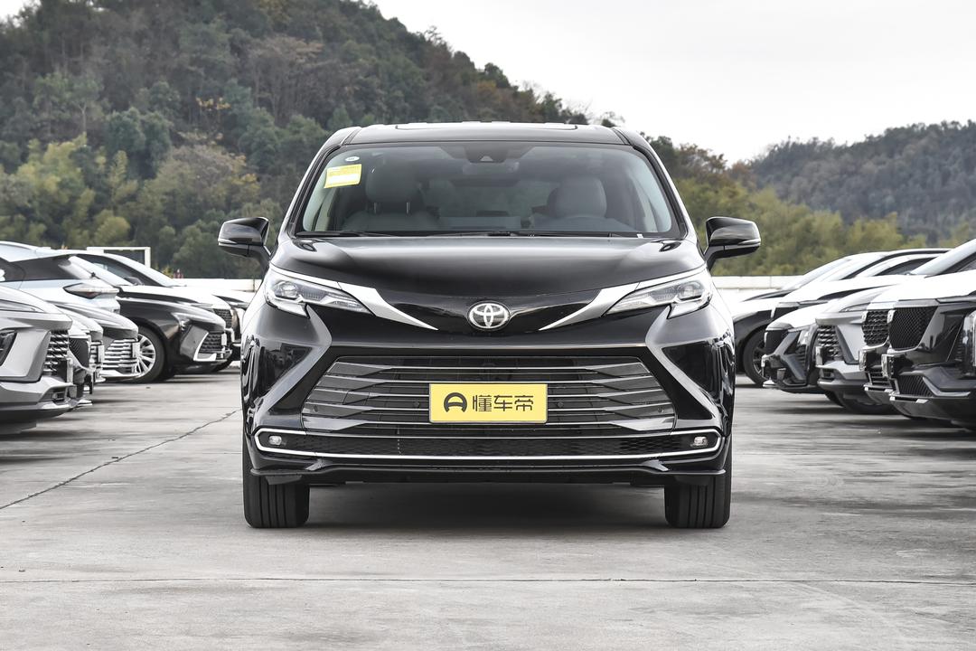Toyota Sienna 2026, фото 2