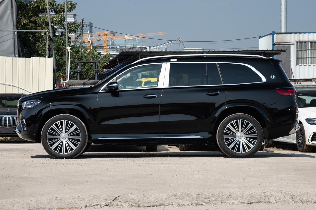 Mercedes-Benz Maybach GLS 2026, фото 4