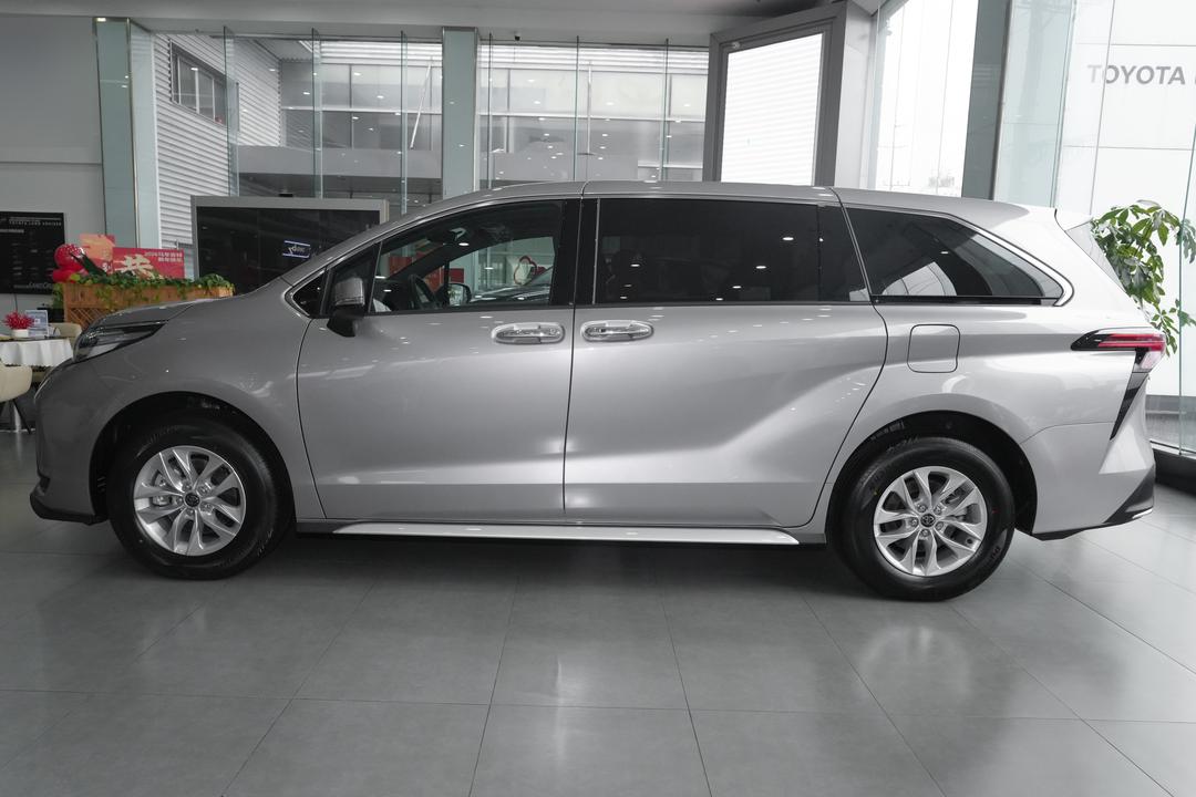 Toyota Granvia 2026, фото 4