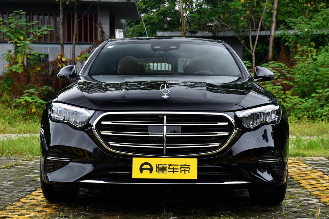 Mercedes-Benz E-Class 2026, фото 12