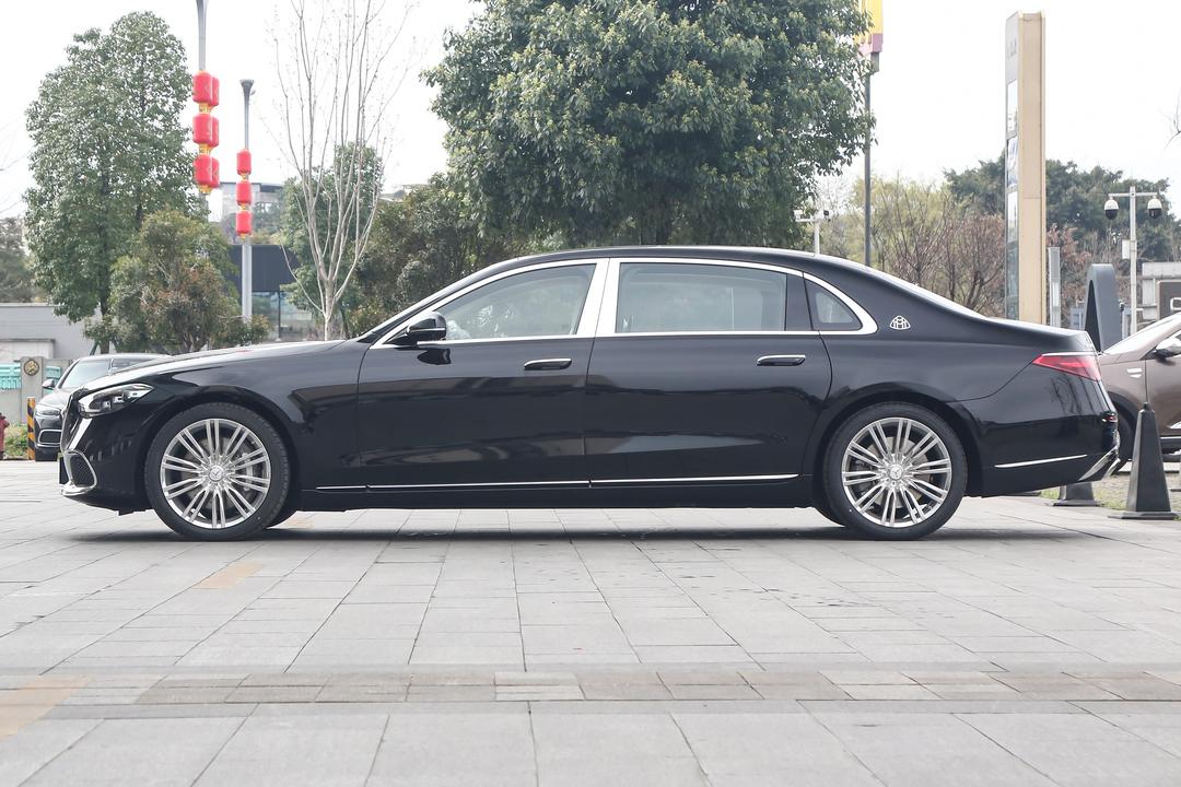 Mercedes-Benz Maybach S-Class 2026, фото 4