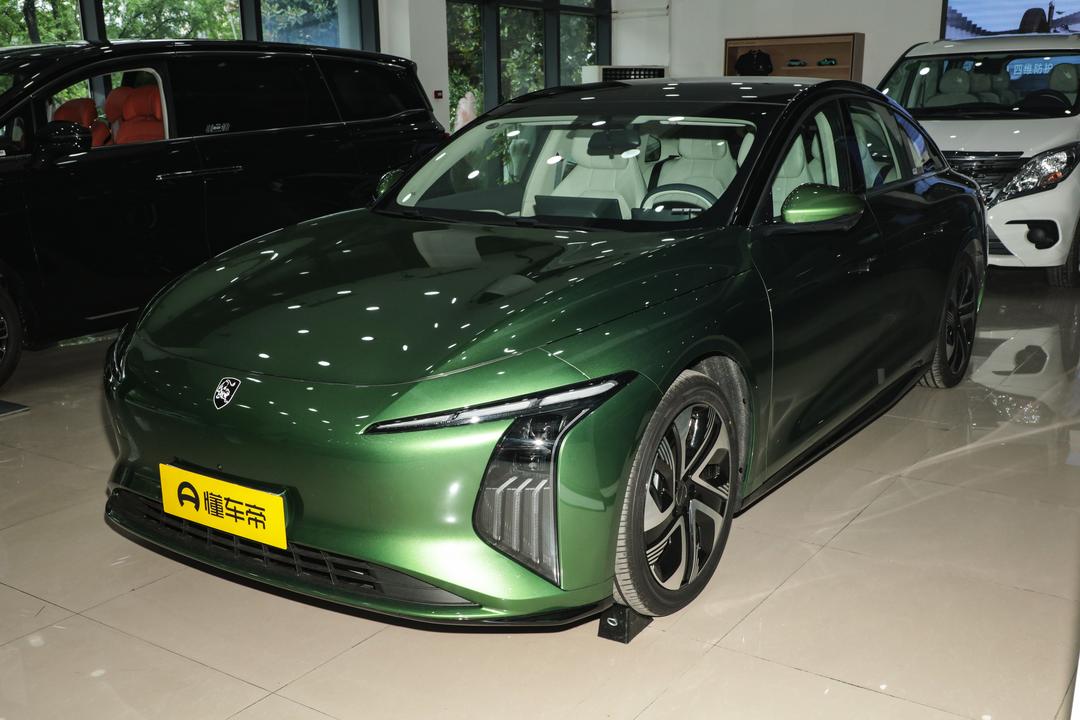 Dongfeng Starlight S7
