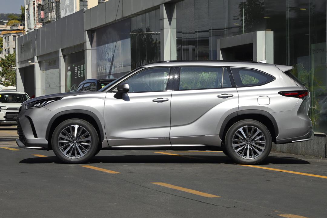 Toyota Crown Kluger 2026, фото 4