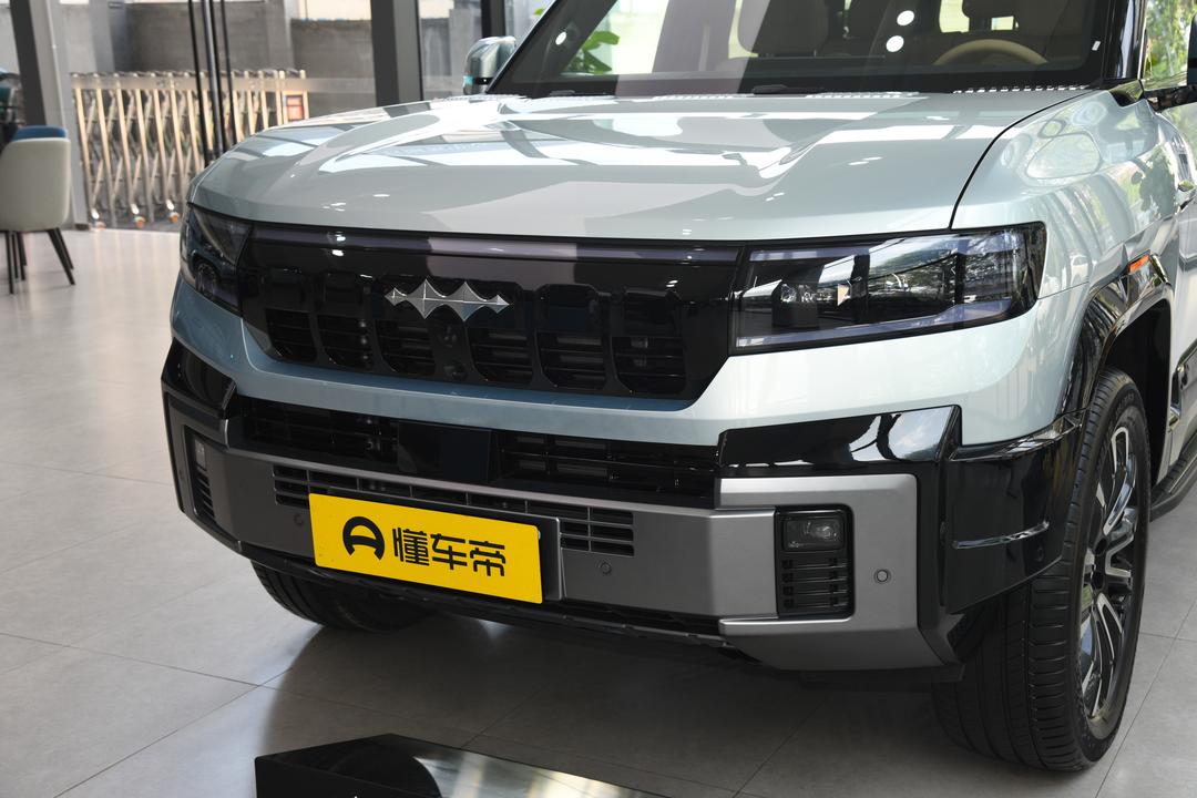 BYD Fangchengbao Leopard 8 2026, фото 8