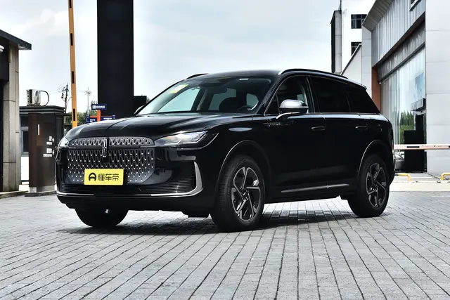 Lincoln Corsair 2026 — купить из Китая под заказ