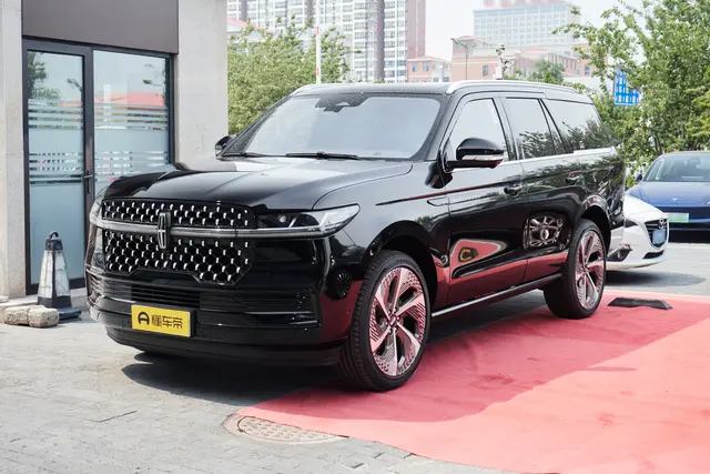 Lincoln Navigator 2026 — купить из Китая под заказ
