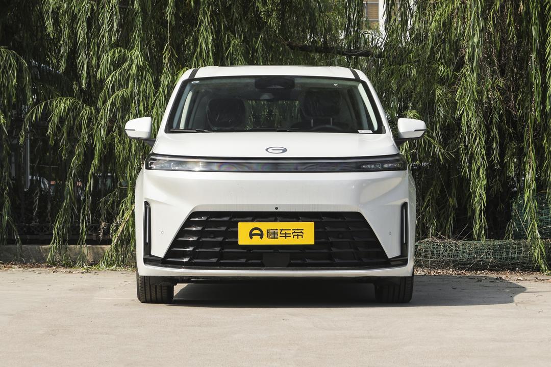 GAC E8 PHEV 2026, фото 2