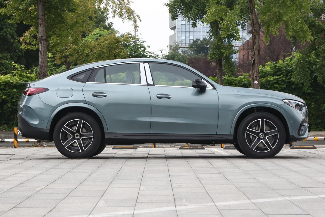 Mercedes-Benz GLC Coupe 2026, фото 8