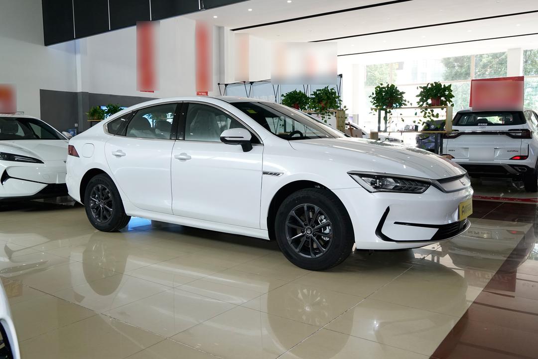 BYD Qin PLUS EV 2026, фото 8