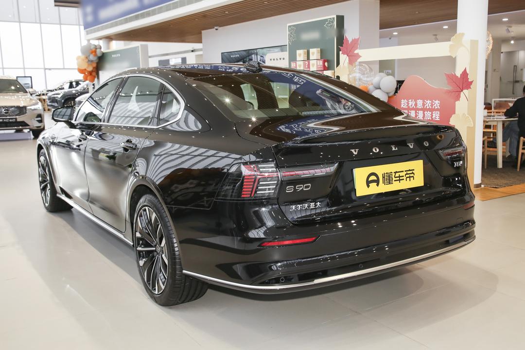 Volvo S90 PHEV 2026, фото 5