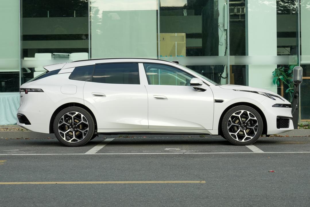 Lynk & Co 07GT 2026, фото 8