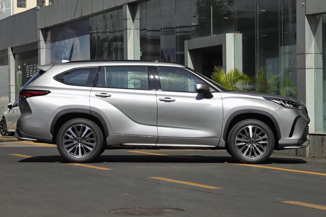 Toyota Crown Kluger 2026, фото 8