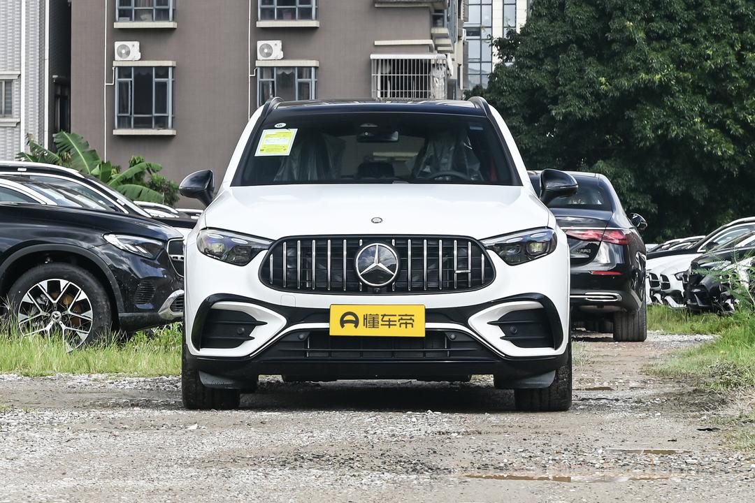 Mercedes-Benz GLC AMG 2026, фото 2